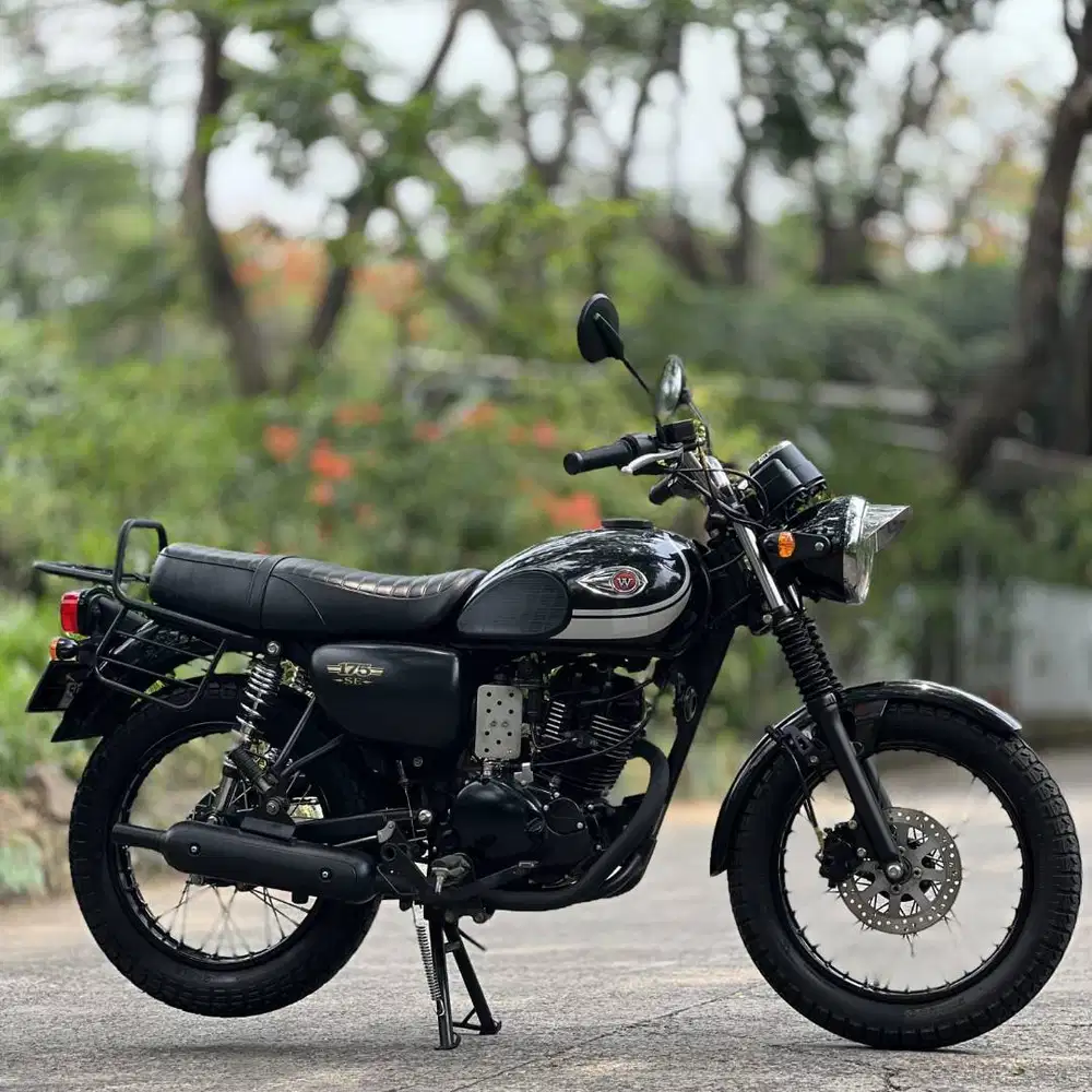 KAWASAKI W175 SE BLACK 2019 KM LOW PAJAK PANJANG SUPER GRES