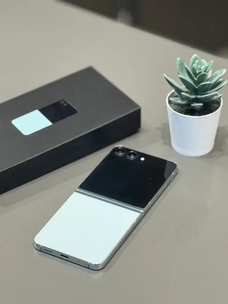 Samsung Z Flip 5 8/256GB Mint