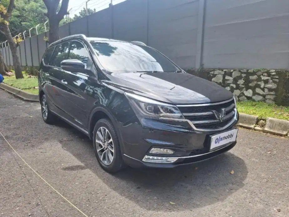 LOW DP Wuling Cortez 1.8 L Lux Plus Bensin-AT 2018 WZG