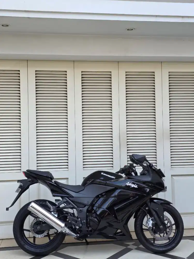 Kawasaki ninja 250R karbu 2009 full original km 4 rb gress