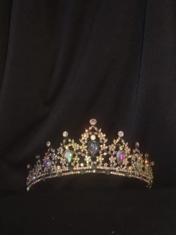 mahkota wanita biutipul