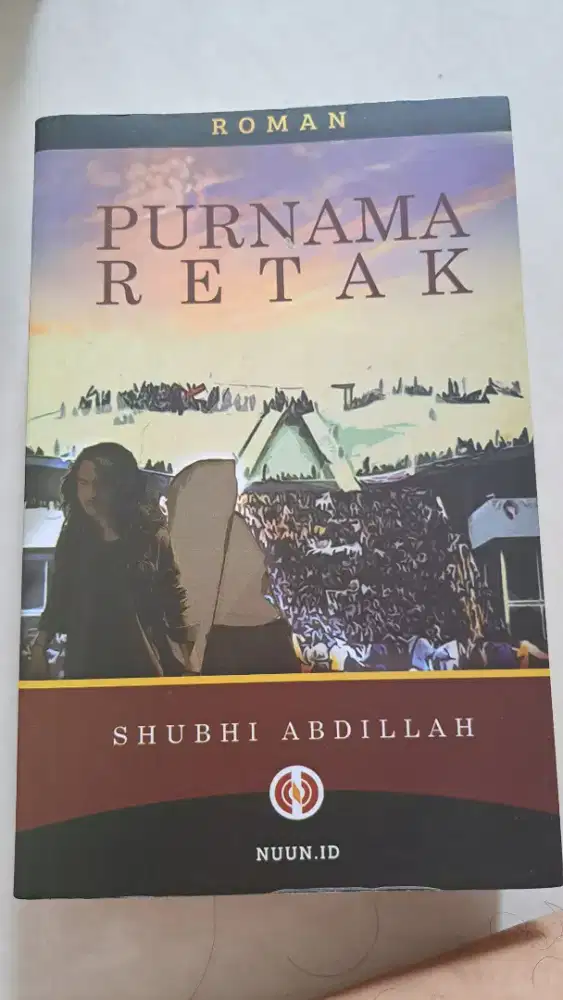 Novel Roman 'Purnama Retak'