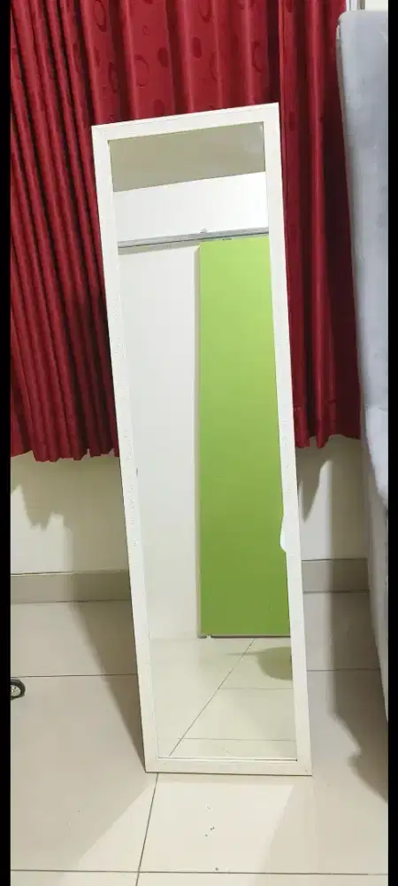 Kris Bow Cermin standing/berdiri, cermin estetik, untuk salon & klinik