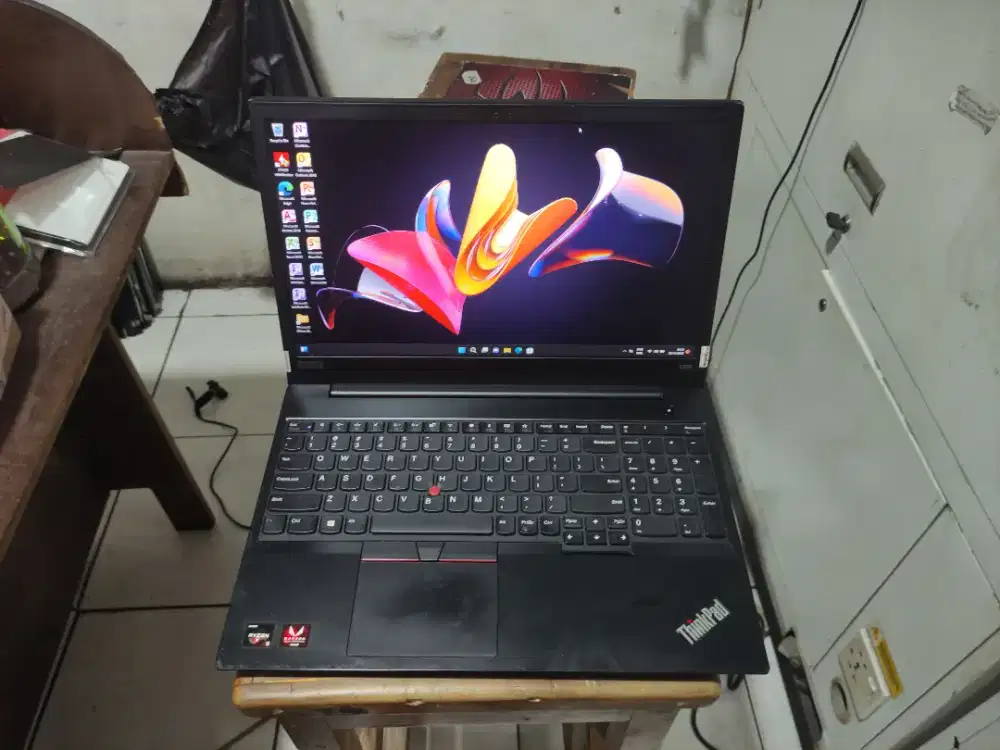 A1260 Laptop Lenovo Thinkpad E595 Ram 8gb SSD 256gb AMD Ryzen 5-3500U