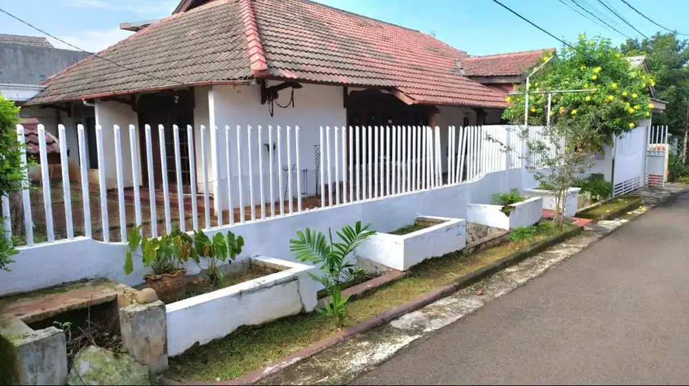Jual Rumah Harga tanah luas tanah 320 meter komplek Pamulang