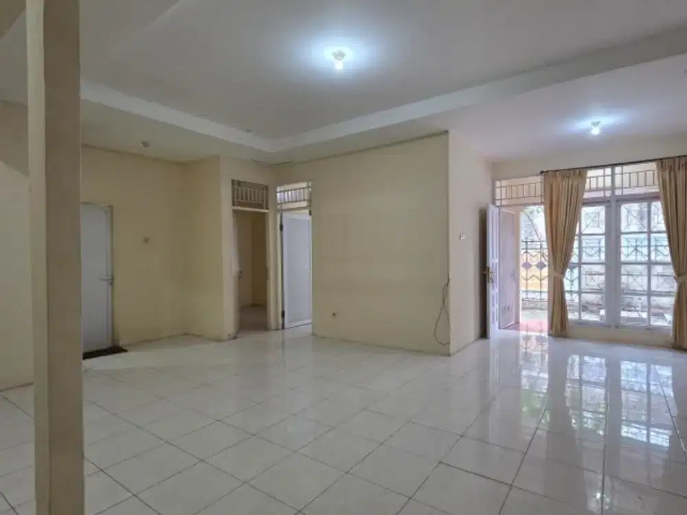 Jual rumah di Mandar Bintaro Sektor 3A dekat Mall, Sekolah, Stasiun KRL Bintaro Jaya. Cocok untuk dipakai sendiri atau Kos.