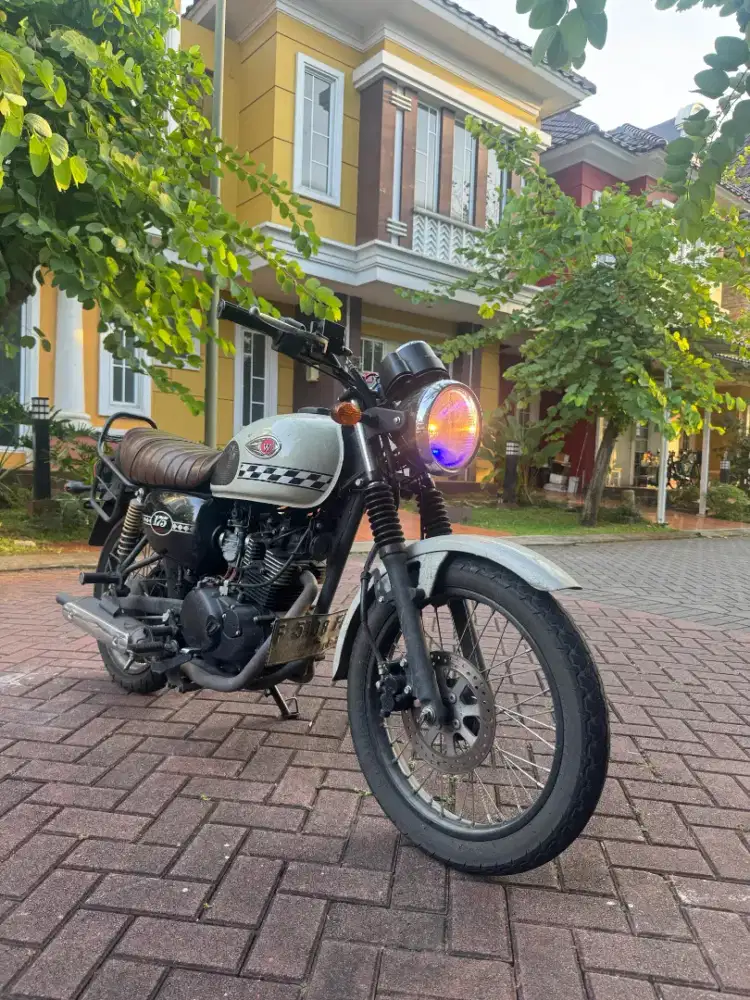 KAWASAKI W175 TAHUN 2023