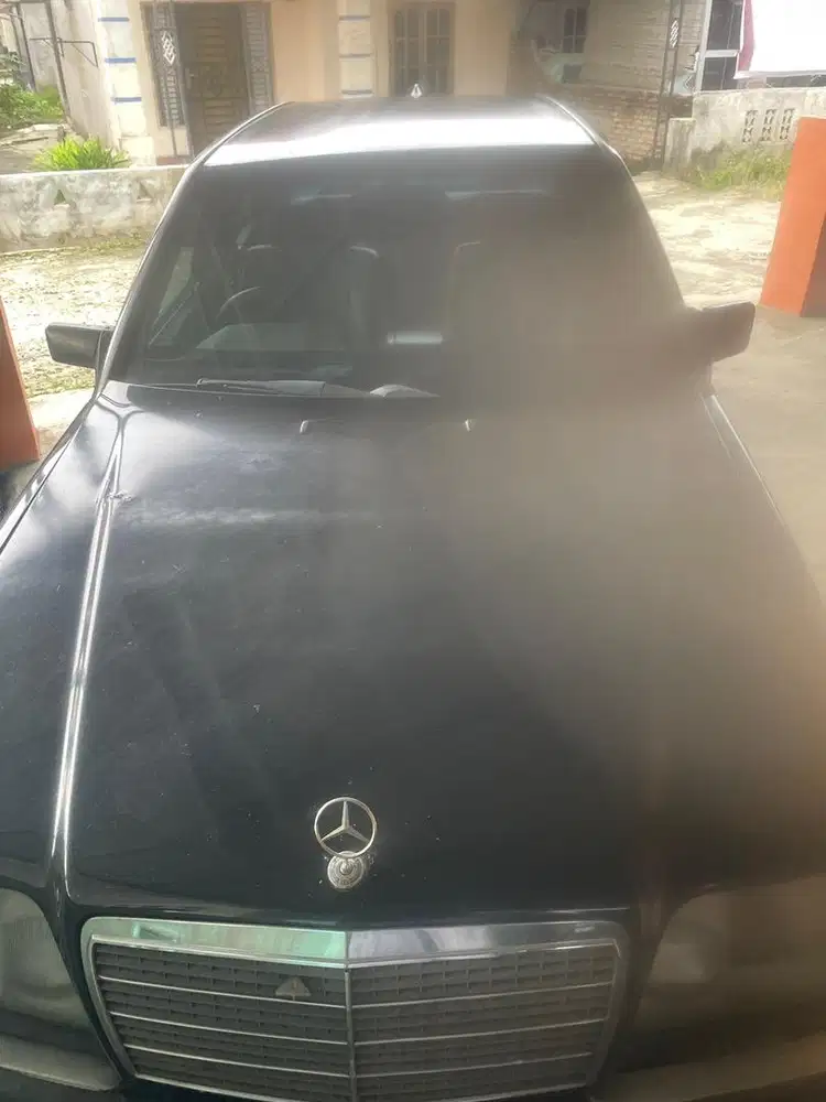 Mercy Boxer W124 E200