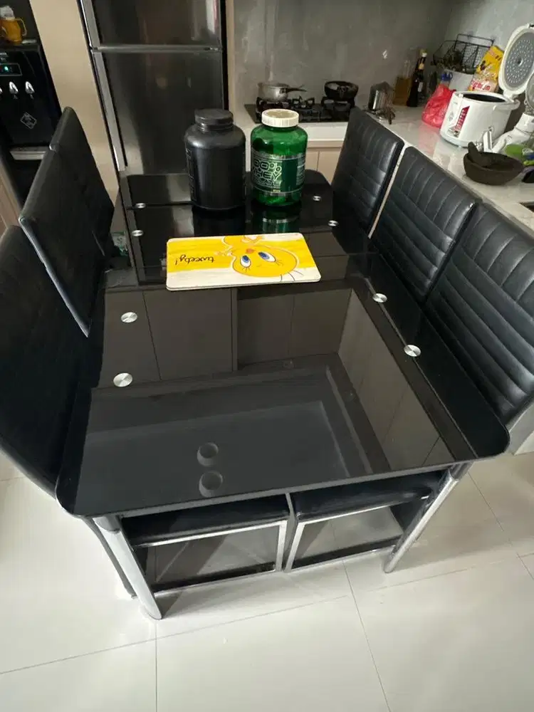 Meja makan teleskopik besar 8 kursi