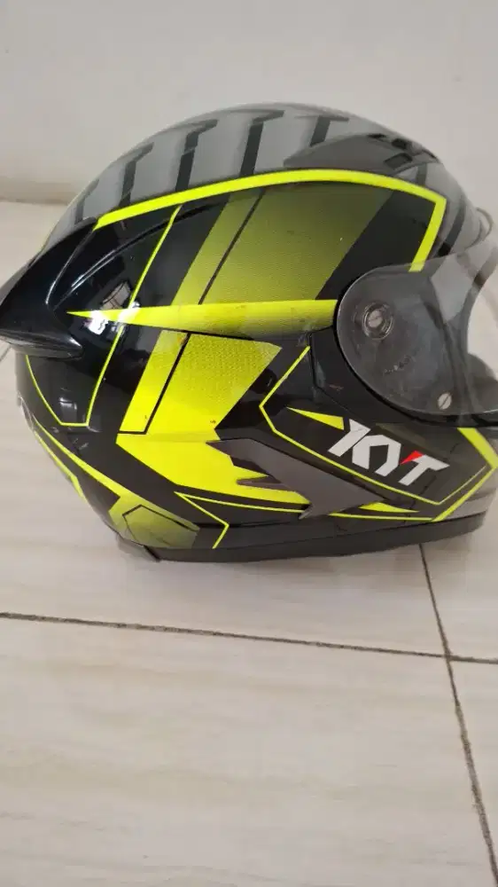 Di jual helm KYT