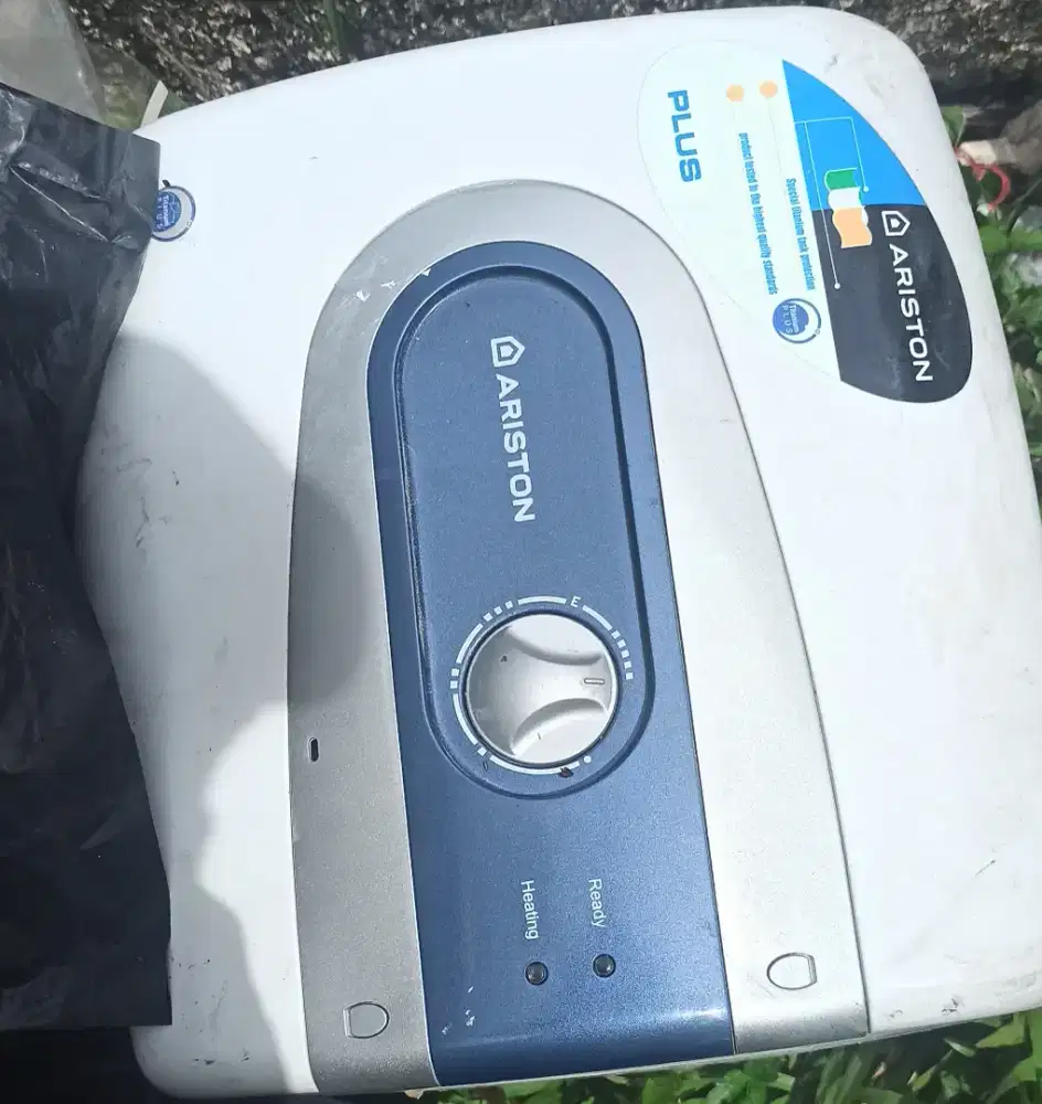 Jual water heater Ariston 15L 1 @ 500rb bisa nego