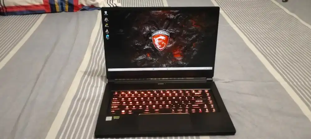MSI GS65 RTX 2060 i7 9750HRam 16GB SSD 1TB RTX 2060 6GB