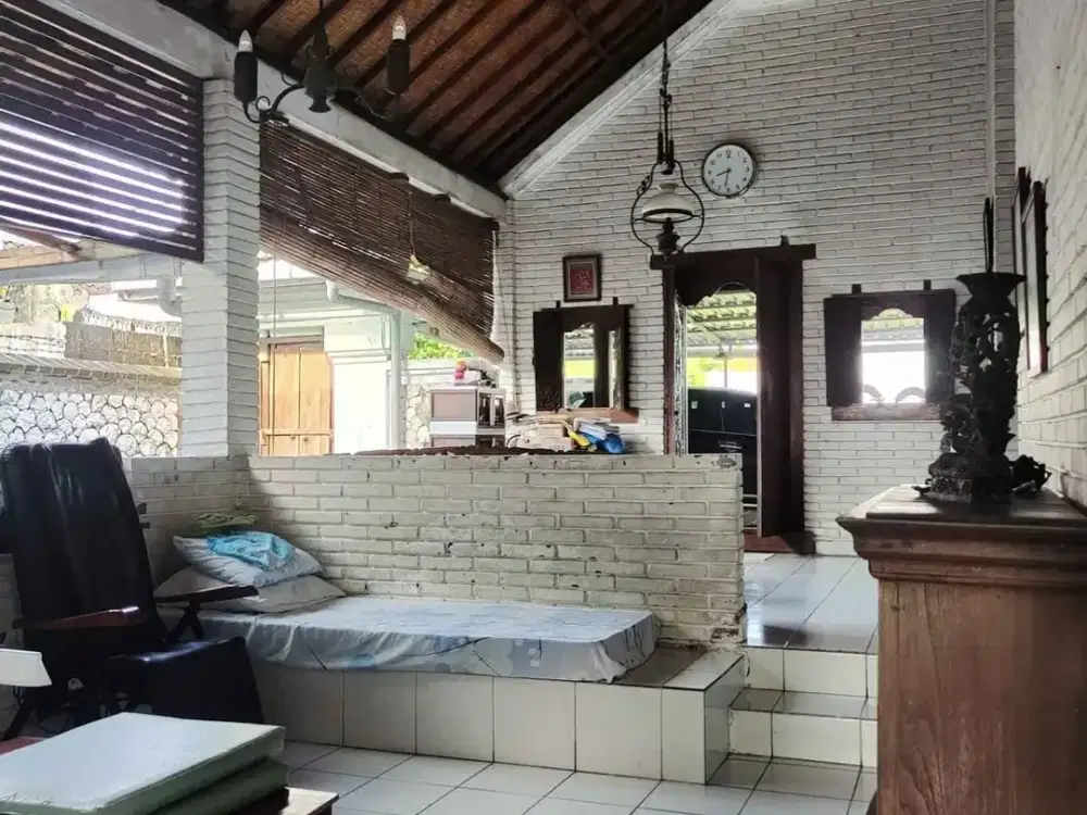 DIJUAL – RUMAH SEMI VILLA 2 LANTAI | HITUNG HARGA TANAH! ( IR )
