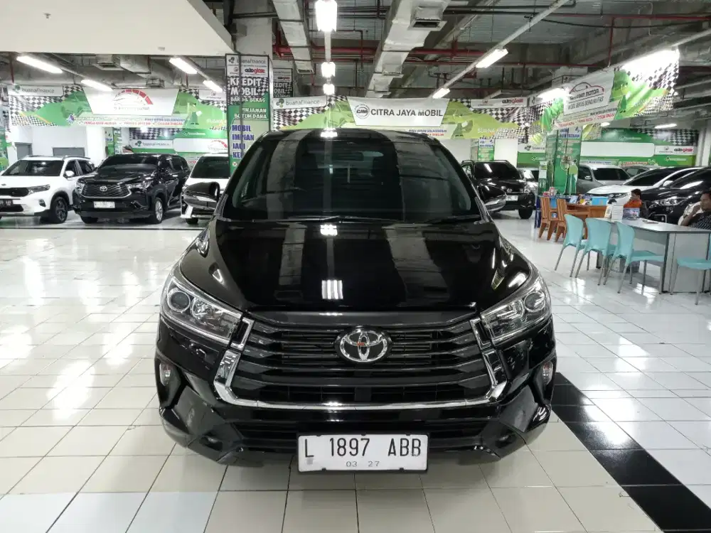KIJANG INNOVA V DIESEL AT 2022 HITAM
