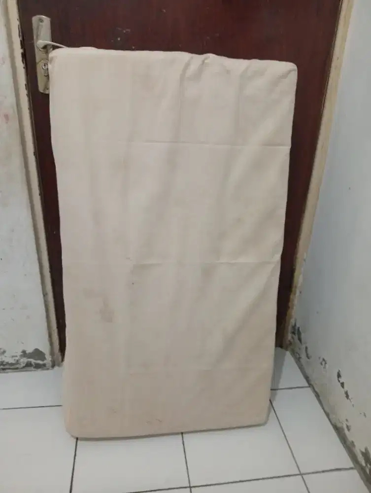 Jual kasur bekas bayi masih bagus