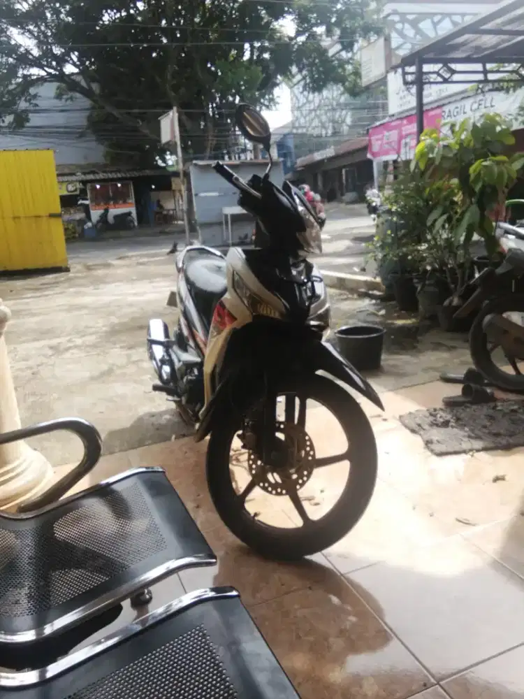 Butuh uang jual Supra 125 dobel disbrik