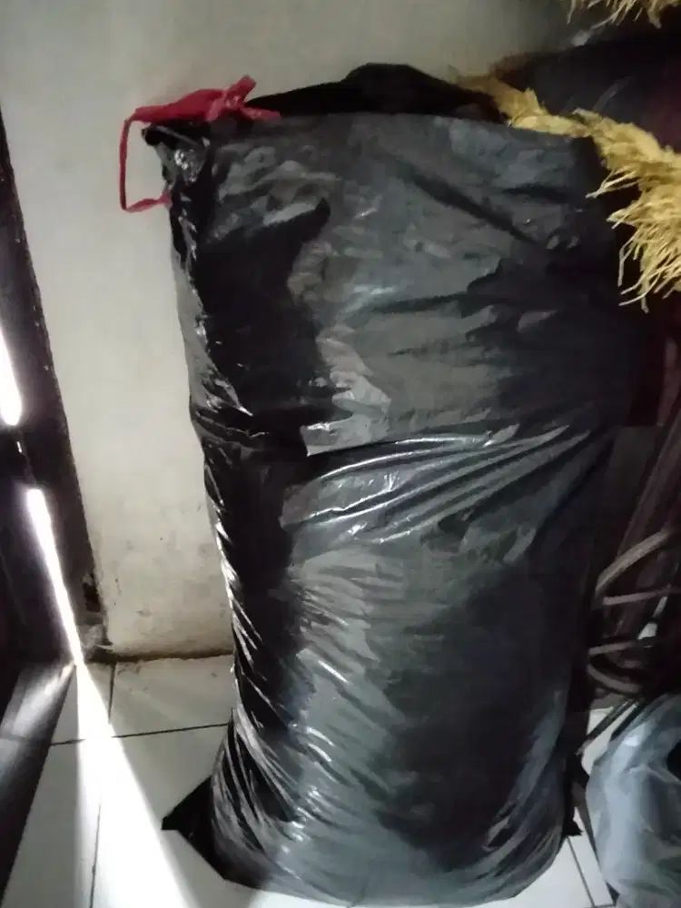 Pakaian wanita random & jas pria