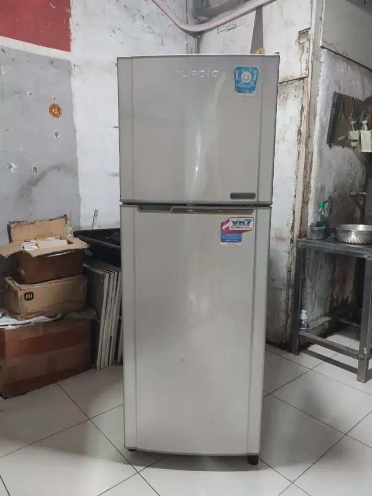 KULKAS 2 PINTU TOSHIBA GLACIO HARGA BELUM DENGAN ANTAR