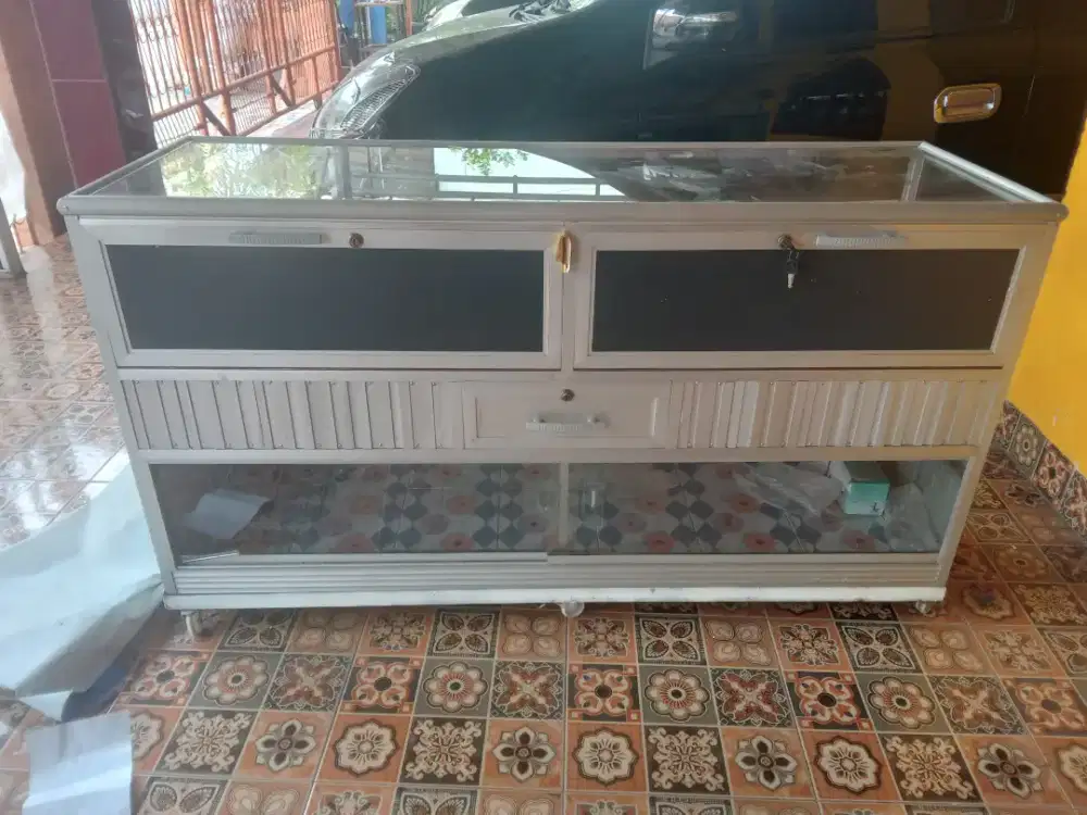 Dijual rak etalase konter
