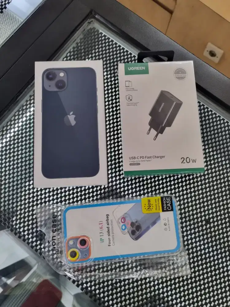 IPhone 13 New ibox like new 128 GB Fullset dan dapat bonus