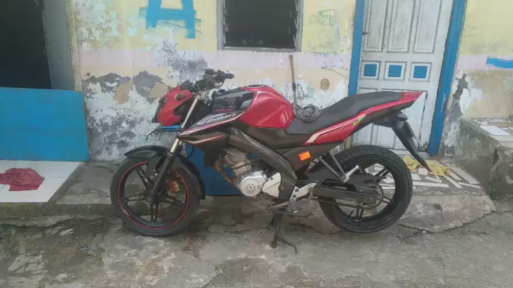 Dijual Yamaha Vixion tahun 2013 pajak hidup ss lengkap hrga 7 juta