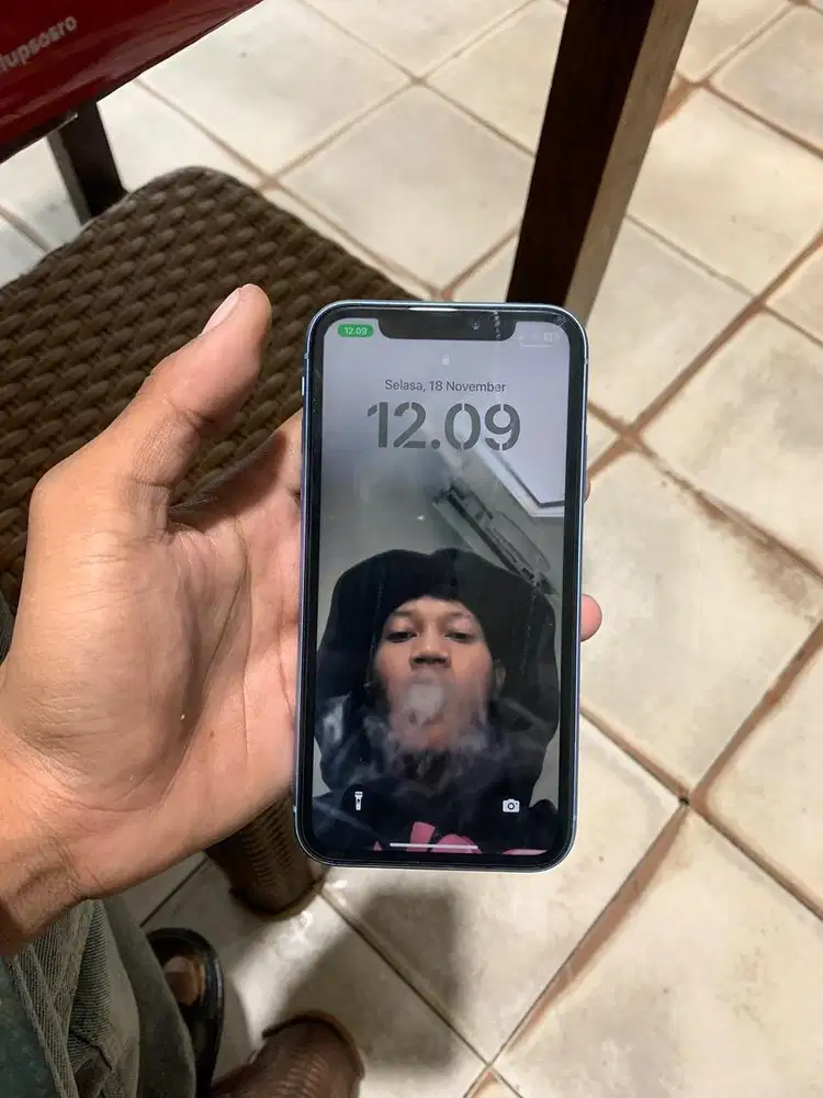 iphone xr 64gb warna blue