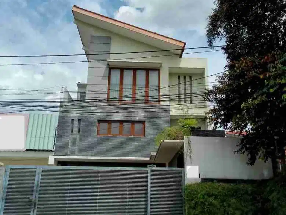 Rumah Rawamangun 3 Lantai