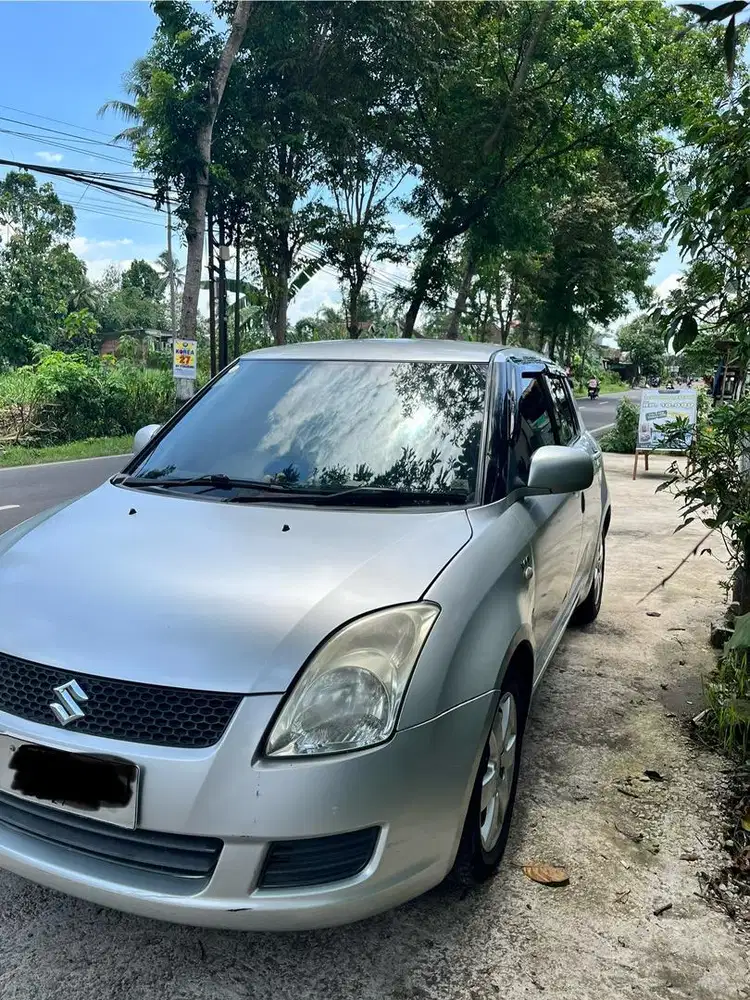 Suzuku swift 1.5 MT Silver 110