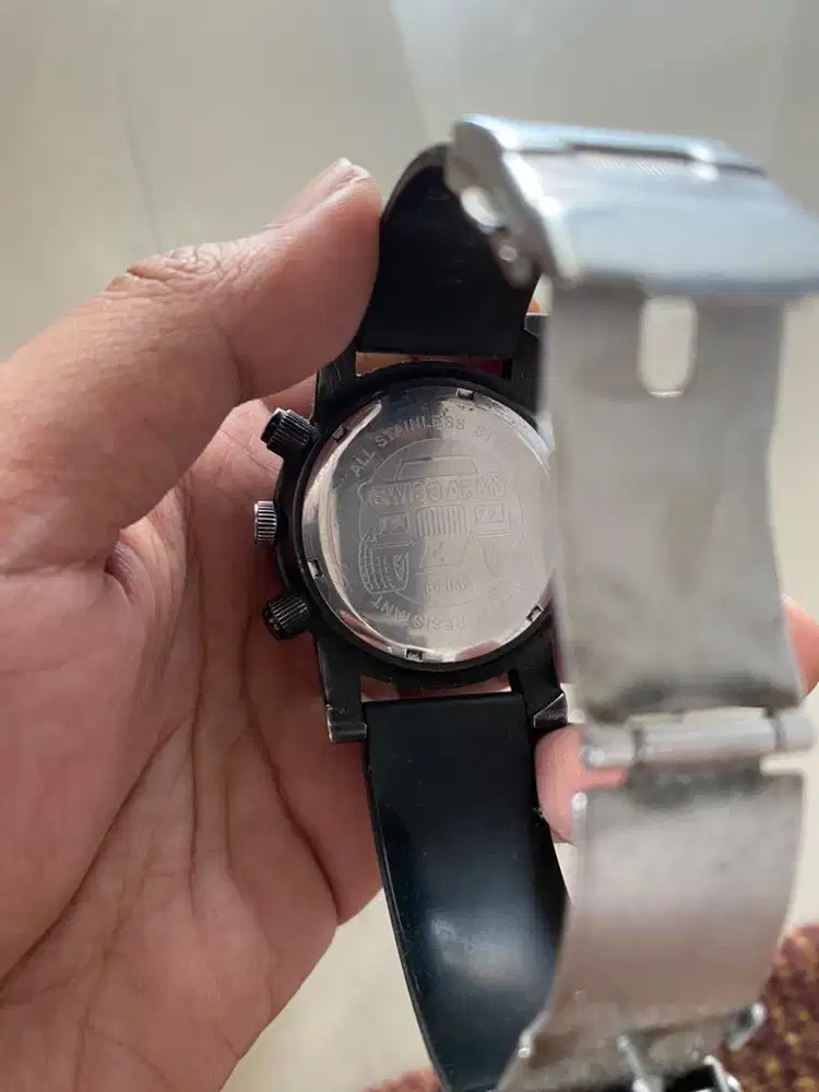 Jam Tangan Swiss Army