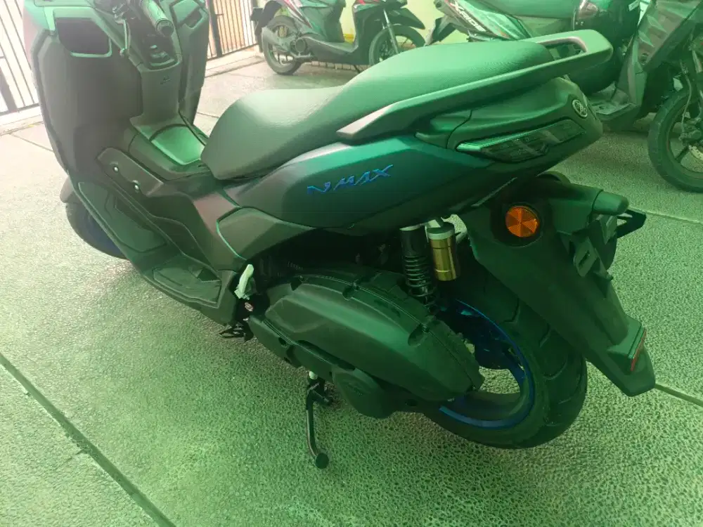 Shock breaker sangat fresh, motor baru datang & masih di garasi.