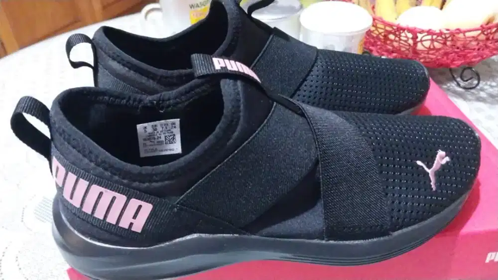 Sepatu Running Puma