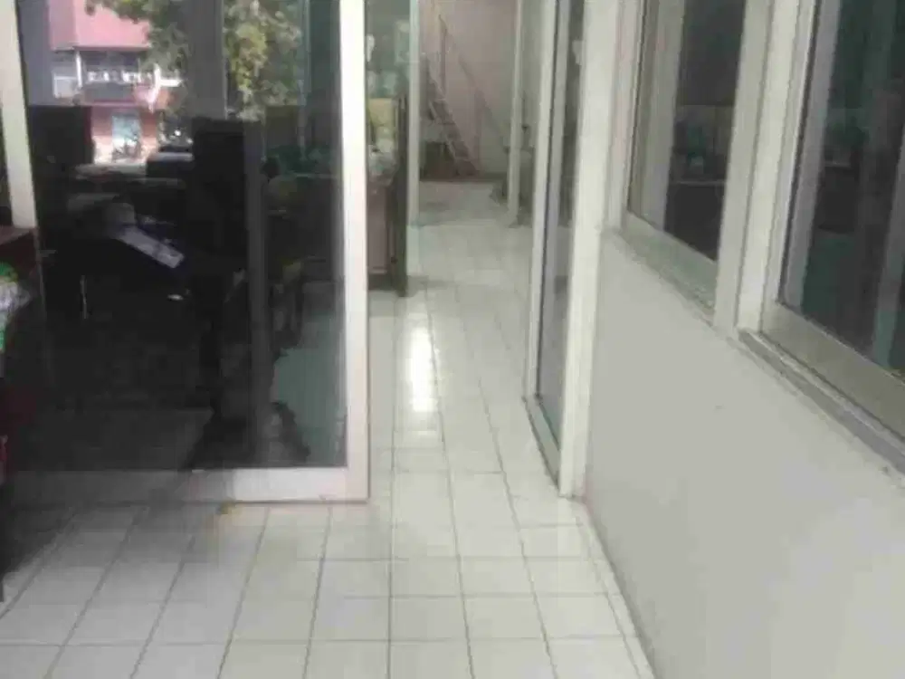 JUAL CEPAT RUKO HIBRIDA RAYA 2 seperempat LANTAI LING SDH RENOVASI 60CM DARI JALAN