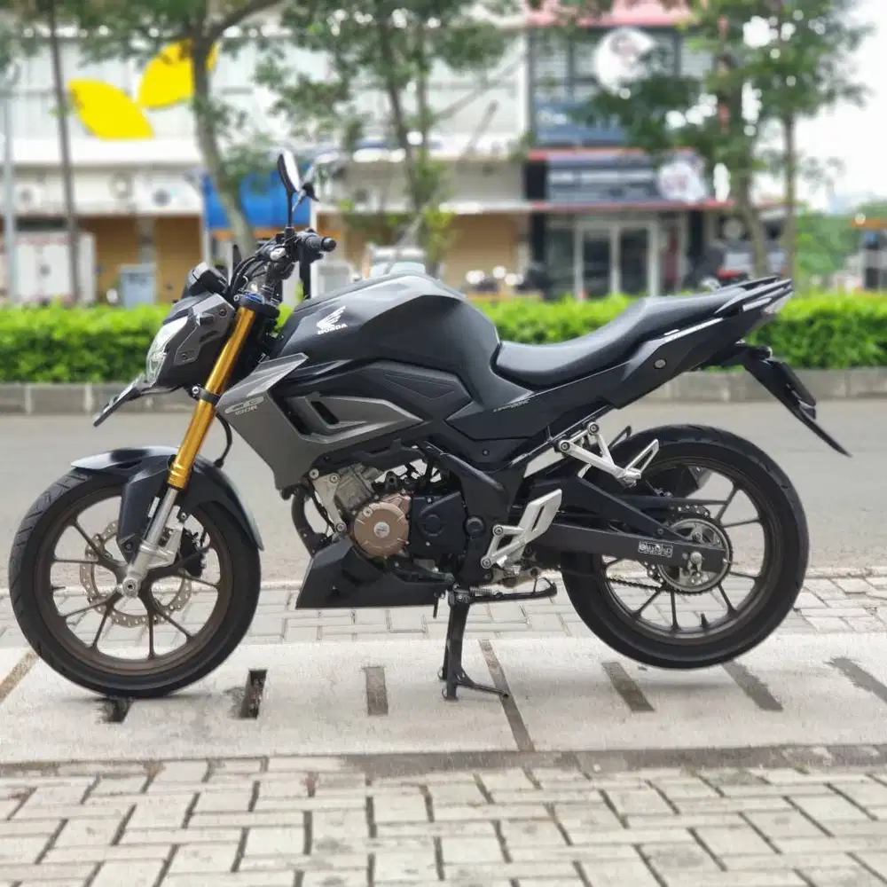 HONDA NEW CB 150R HITAM 2022 KM RENDAH PAJAK PANJANG SIAP GASPOL