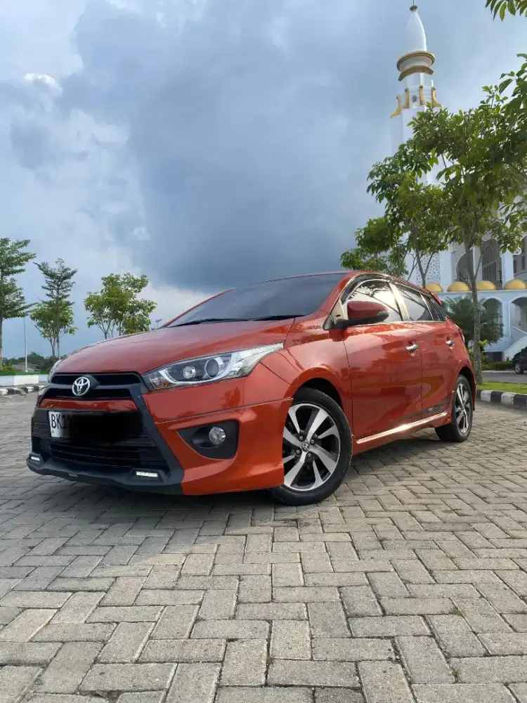 Yaris TRDs manual 2014