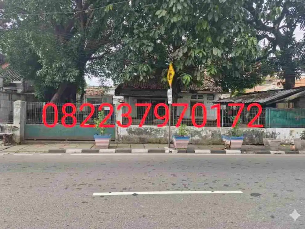 Dijual Rumah Tua Hitung Tanah di Pinggir Jalan Raya Utan Kayu Jakarta Timur