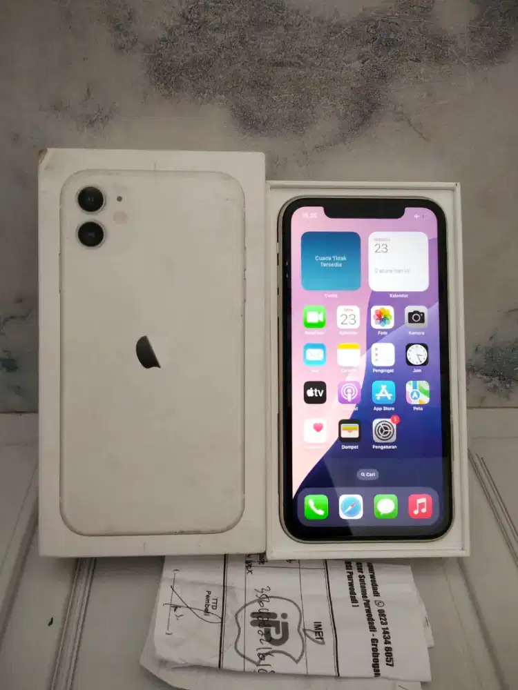 iPhone 11 64gb ibox bh 82% lengkap segel