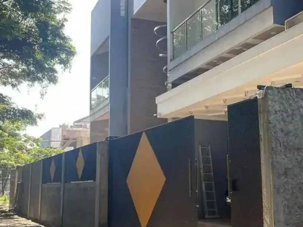 Dijual Rumah 2 Lantai di Cipondoh