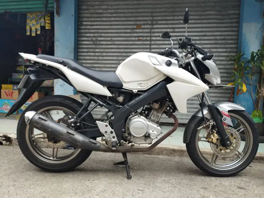 Vixion NVL Putih 2014