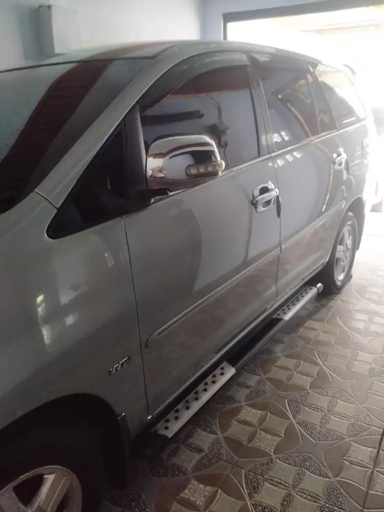 Toyota Kijang Innova 2005 Bensin