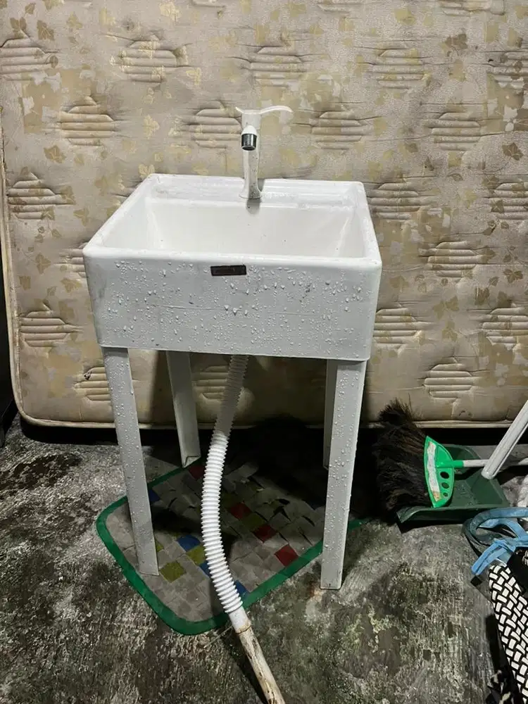 wastafel plastik berdiri premium