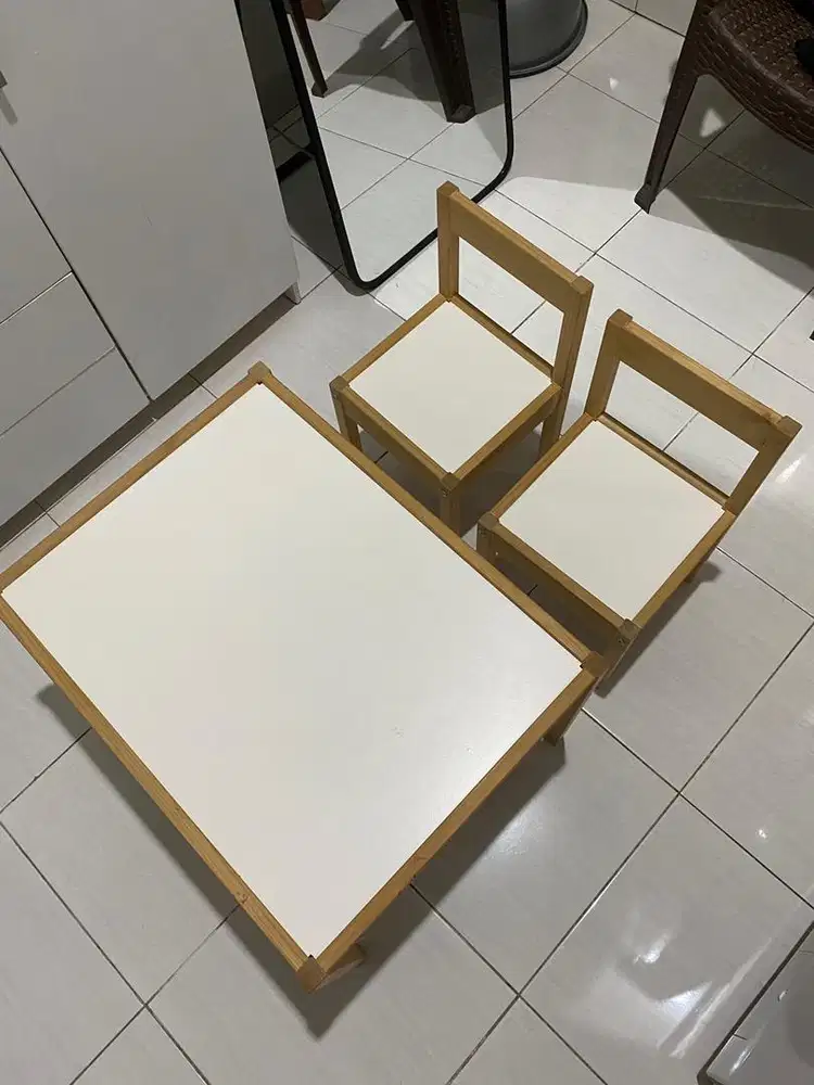 IKEA - LÄTT Meja anak dengan 2 kursi, putih/kayu pinus