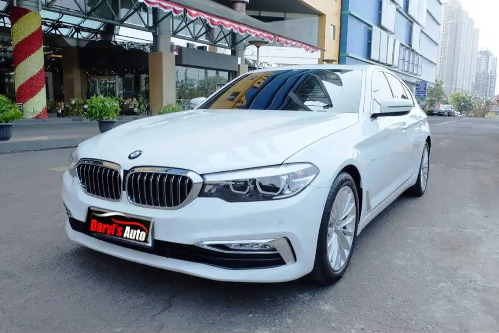 2017 BMW 530i Luxury Line G30 2.0 Sunroof Tdp5jt  Spesifikasi : - NIK2
