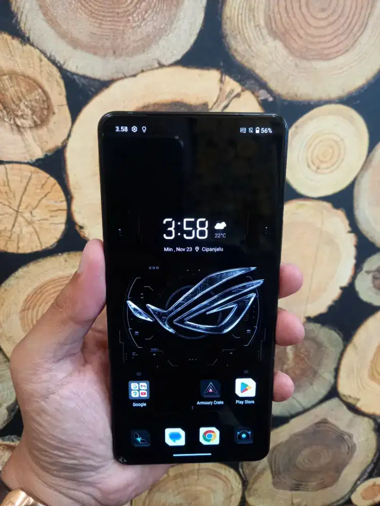 Asus ROG Phone 8 Ram 12/256Gb jaringan 5G Batangan ada minus dikit
