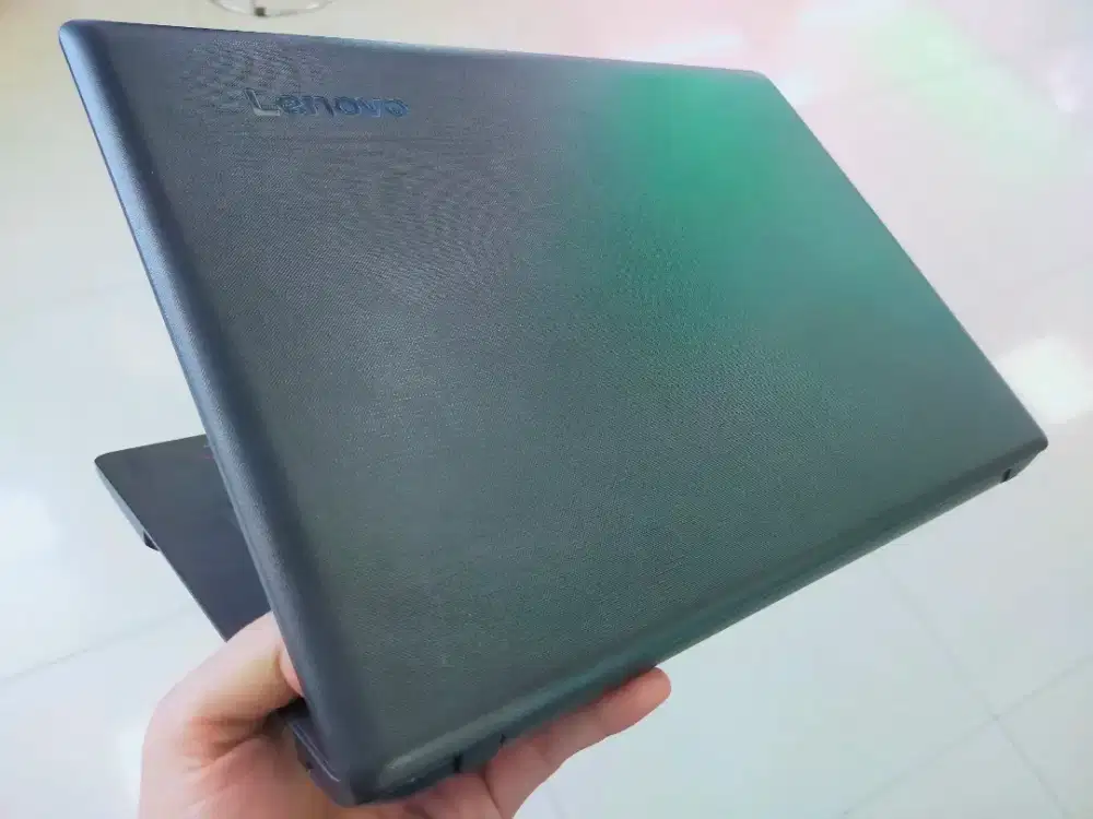 Dijual laptop Lenovo 110-14ibr Ram 4gb SSD 128gb win 10 siap pakai