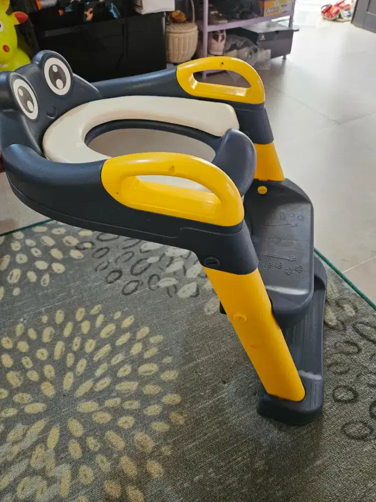 Tangga toilet training balita anak laki laki