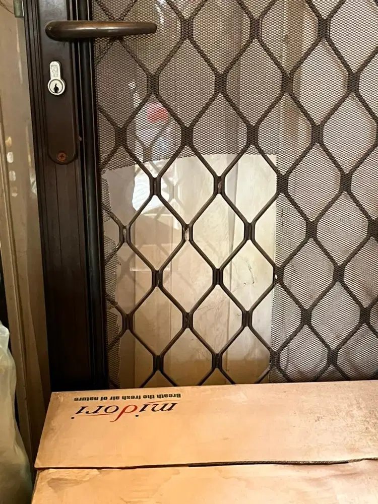 Pintu Kasa Expanda Bekas 240cm x 88cm