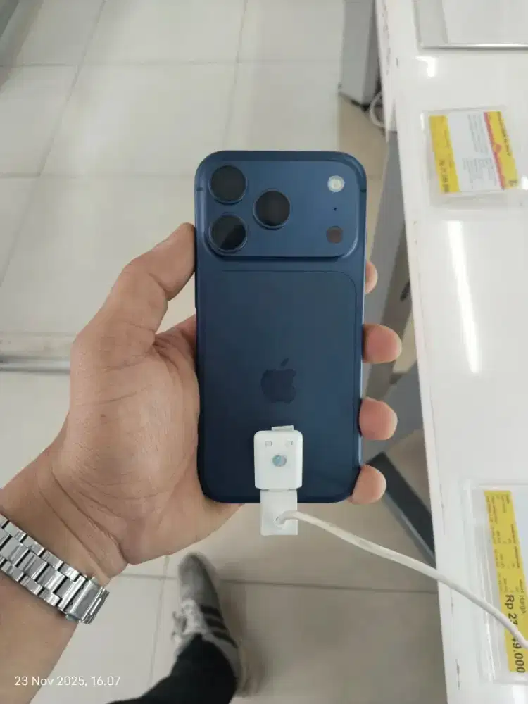 IPhone 17 Pro Resmi, Cicilan 0% tanpa DP, Syarat cukup KTP