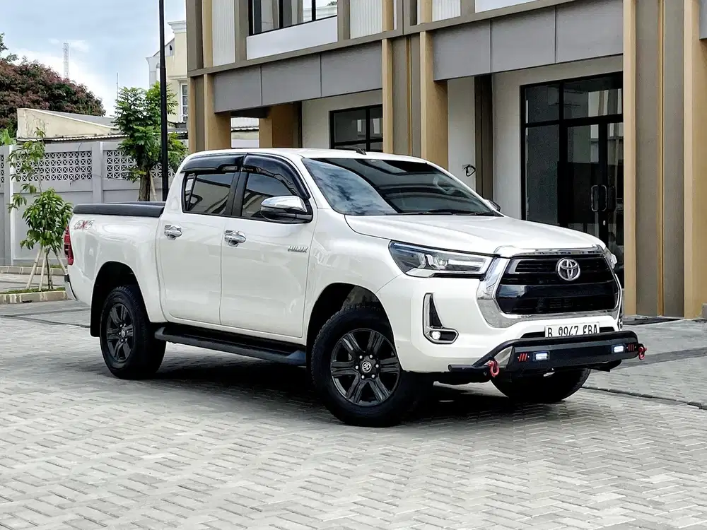 Toyota Hilux 2.4 V AT Double Cabin Diesel 2023 Putih /2024 /2025 Ori