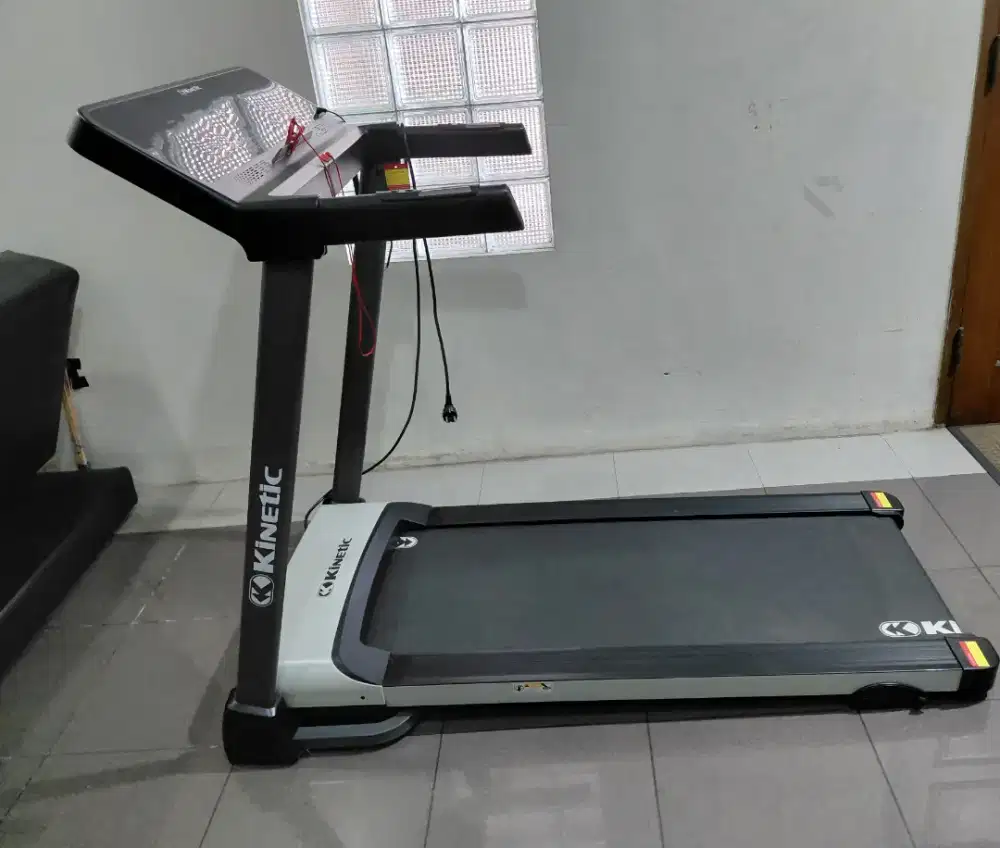 Treadmill Merk Kinetic 12P keluaran ACE  terawat bersih