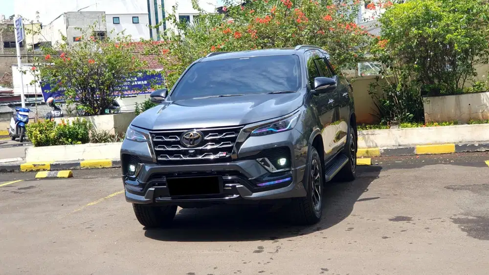 [ GARANSI 5TH ] Toyota Fortuner Vrz GR Sport 2.4 AT Diesel 2021/2022